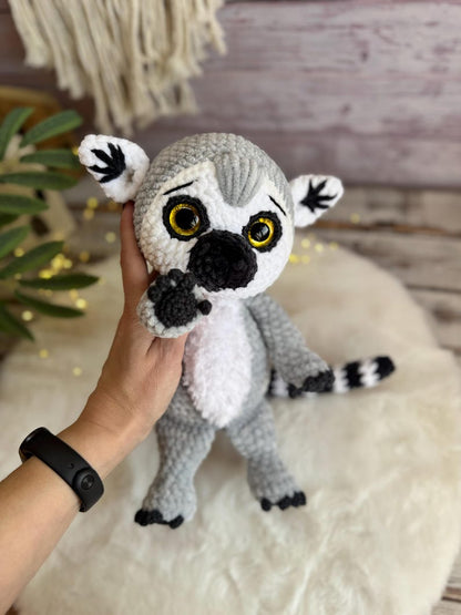 Ring-Tailed Lemur Decor, Handmade Crochet Lemur Ornament, Wildlife Collectible, Jungle Shelf Decor, Animal Lover Gift
