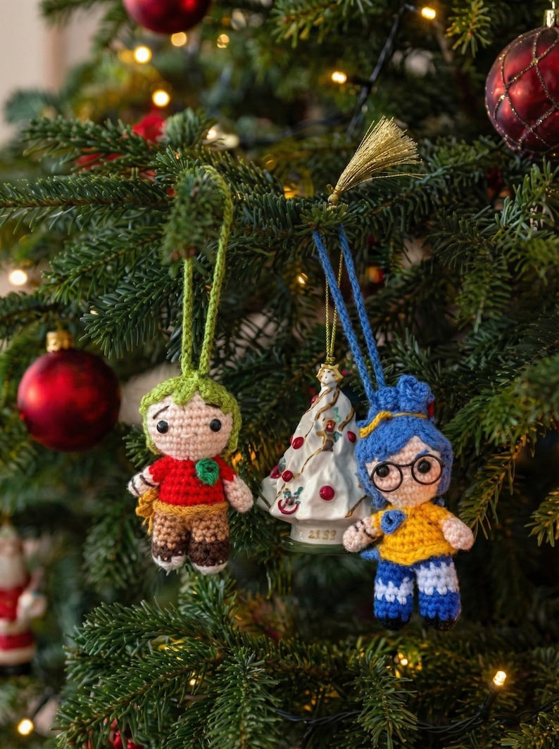 It Takes Two Amigurumi ,Couple Gift,PS5 Setup Decor, Cody & May Keychain Plushie, Co-op Gamer Couple Crochet Gift, Car Accessory