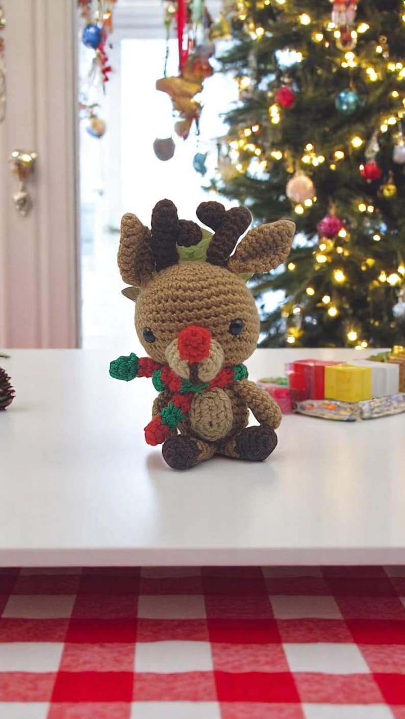 Handmade Christmas Reindeer Amigurumi – Crochet Christmas Decor – Cute Plush Toy – Xmas Gift for Kids & Home Decoration, Christmas Ornament