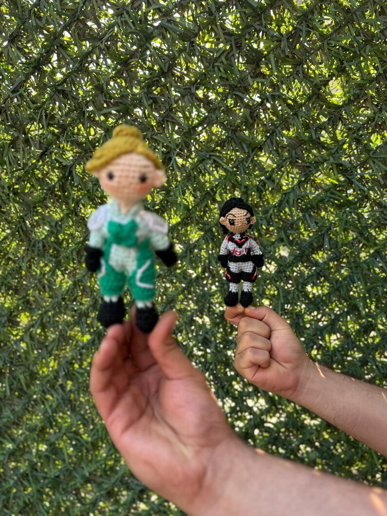 Split Fiction Mio & Zoe Amigurumi - Crochet Car Charm, Keychain or Christmas Ornament - Gamer Couple Gift, Playstation 5 Gift