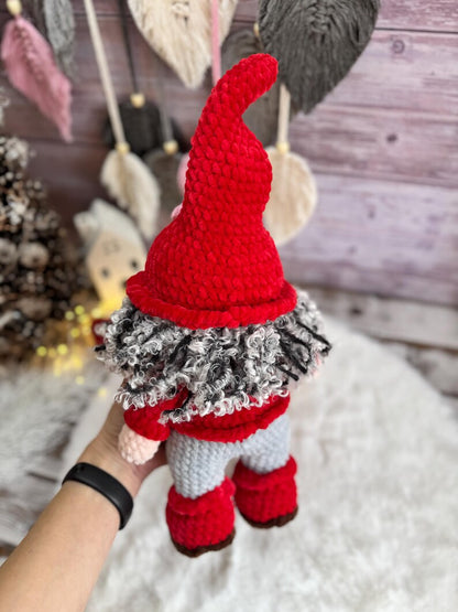 Valentine Gnome Decor, Crochet Love Gnome with Hearts, Handmade Romantic Keepsake, Valentine’s Day Decor, Anniversary Gift