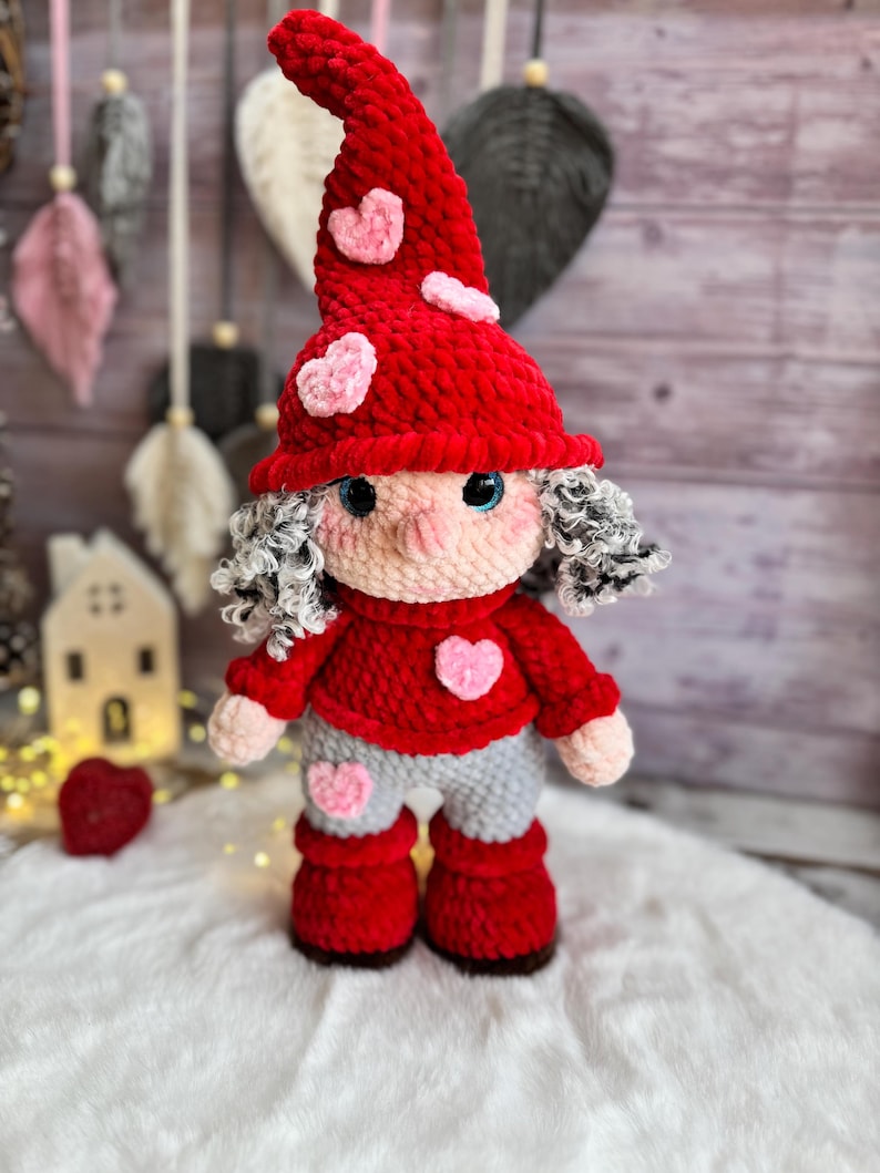 Valentine Gnome Decor, Crochet Love Gnome with Hearts, Handmade Romantic Keepsake, Valentine’s Day Decor, Anniversary Gift