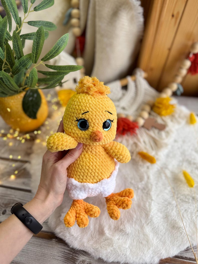 Crochet Easter Chick Decor, Handmade Spring Chick Ornament, Yellow Bird Gift, Easter Basket Decoration, Farmhouse Easter Decor