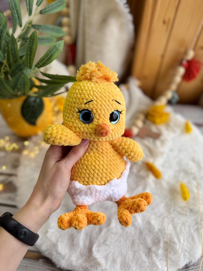 Crochet Easter Chick Decor, Handmade Spring Chick Ornament, Yellow Bird Gift, Easter Basket Decoration, Farmhouse Easter Decor