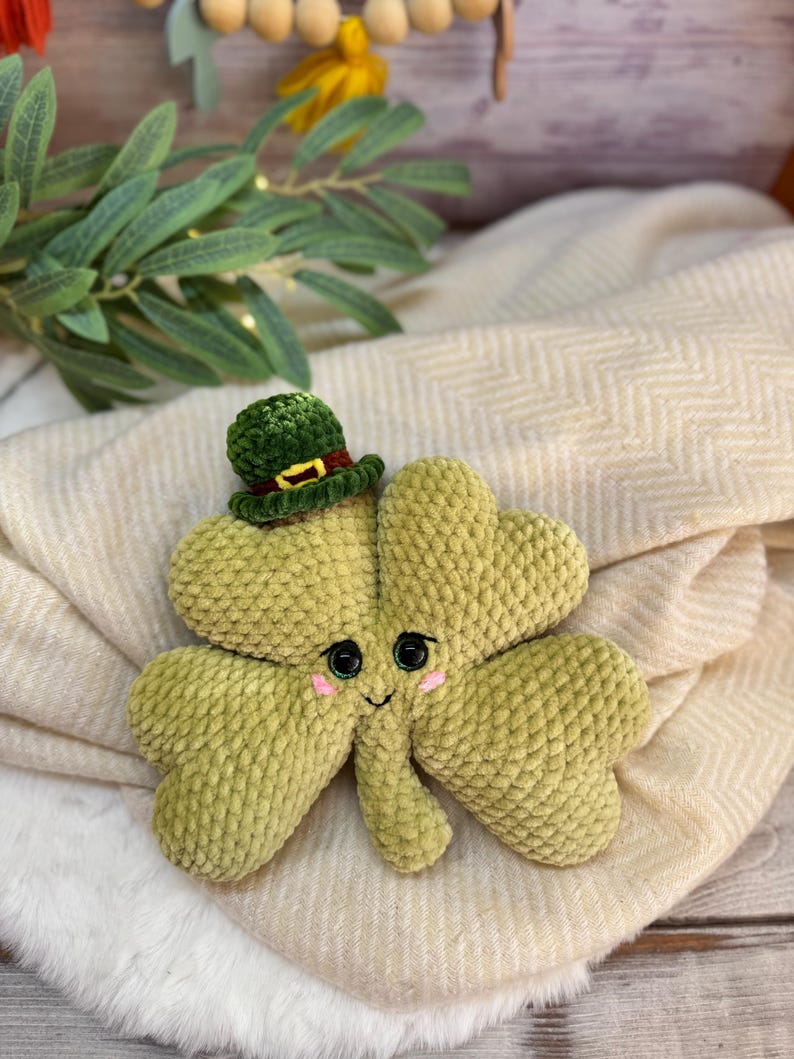 Shamrock Plush, Lucky Four Leaf Clover, St Patrick’s Day Decor, Crochet Clover Plush, Irish Lucky Charm, Good Luck Gift, Amigurumi Clover