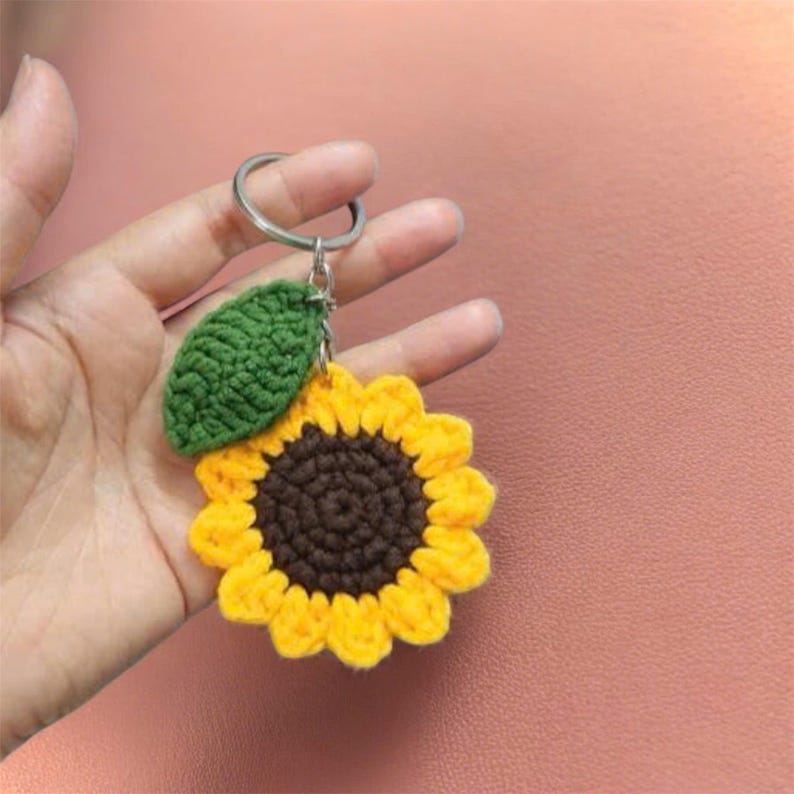Crochet Mini Flower Bouquet Keychain: Handmade Cotton Yarn Bag Charm, Crochet Flower Keychain, Crochet Keychain, Bouquet Flower