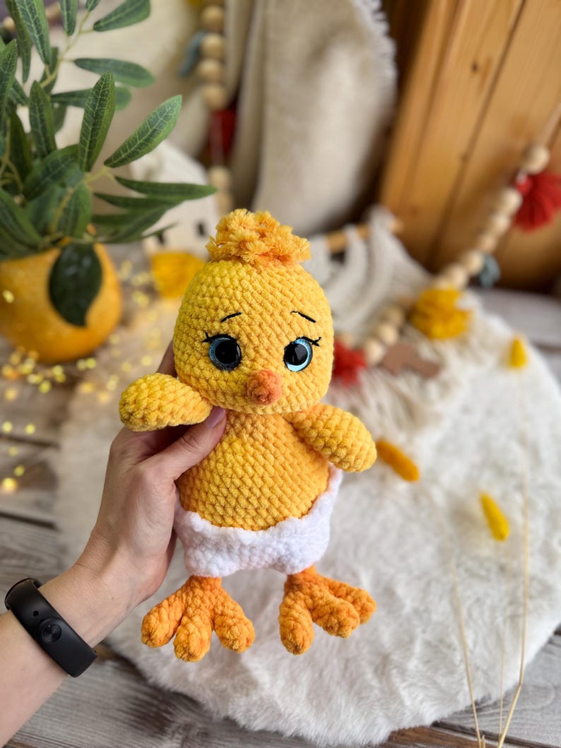Crochet Easter Chick Decor, Handmade Spring Chick Ornament, Yellow Bird Gift, Easter Basket Decoration, Farmhouse Easter Decor