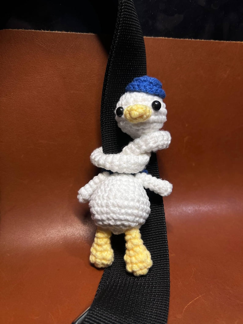 Crochet Lizard Bag Charm, Funny Gecko Keychain, Handmade Amigurumi Animal Plush, Cute Long Neck Animal Clip On Bag Accessory, Gift for Her