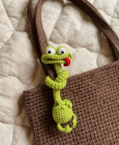 Crochet Lizard Bag Charm, Funny Gecko Keychain, Handmade Amigurumi Animal Plush, Cute Long Neck Animal Clip On Bag Accessory, Gift for Her