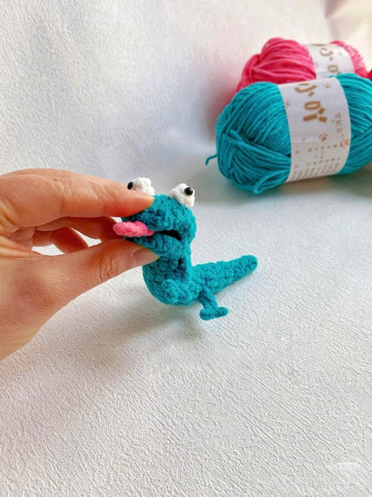 Handmade Tom Lizard Crochet Doll, Hoppers Characters Doll Plush, Lizard screaming meme, gift for mom, Tom Lizard Hoppers Amigurumi,