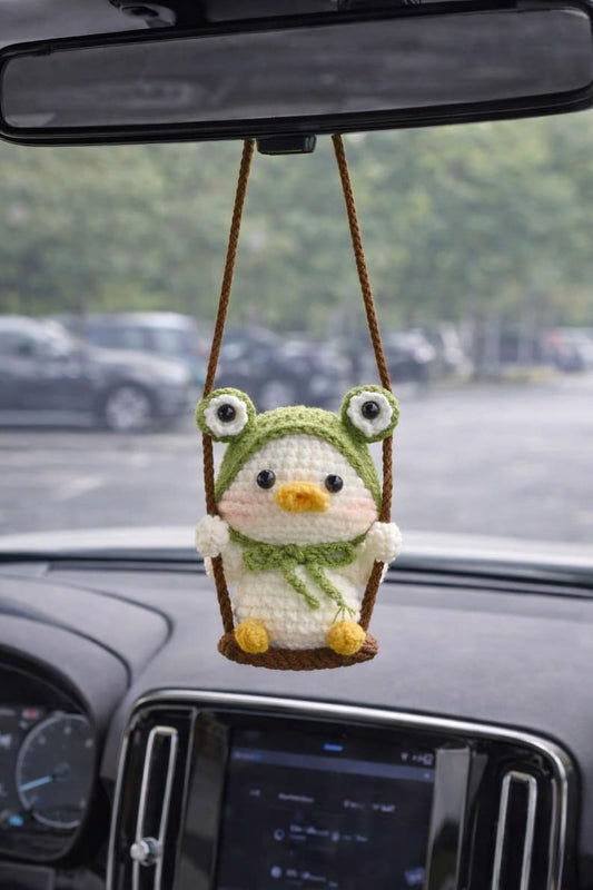 Handmade Duck Wearing Frog Costume Crochet Car Hanging, Swinging Duck Car Mirror Charm, Cute Duckling Ornament, New Car Decor Gift