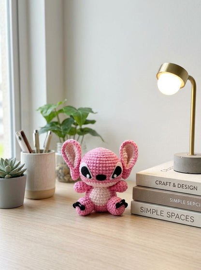 Cute Character Crochet Doll – Blue & Pink Amigurumi Plush – Handmade Kawaii Toy – Cartoon Inspired Gift – Couple Plush Set