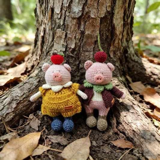 Artisan knit piglet sculpted pieces, Valentine mementos, household ornamental trinkets, enthusiast display statues, Yuletide room accents