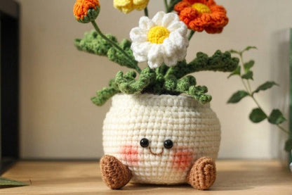 Crochet Flower Pot Amigurumi 25cm – Cute Smiling Plant Decor – Handmade Yarn Flowers – Kawaii Desk Decor – Gift for Her