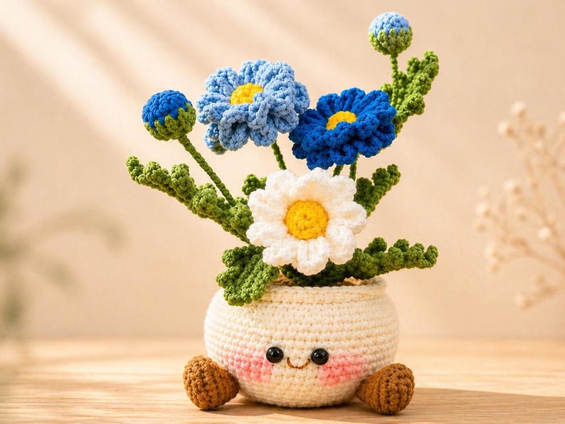 Cute Crochet Flower Pot – Kawaii Amigurumi Plant 25cm – Smiling Desk Decor – Handmade Gift Idea