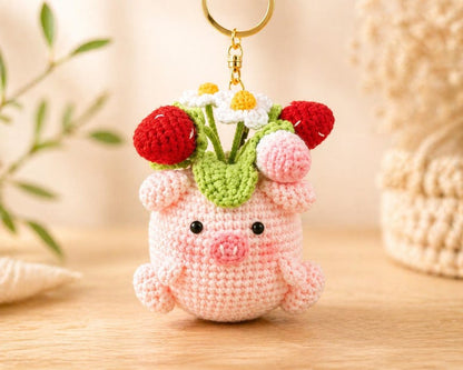 Crochet Pig Keychain with Strawberries & Daisies – Handmade Amigurumi Cute Animal Charm, Gift for Her, Kawaii Bag Charm, Mini Plush Keyring