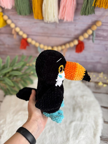 Crochet Toucan Decor, Handmade Tropical Bird Keepsake, Amigurumi Toucan, Jungle Decor, Bird Lover Gift
