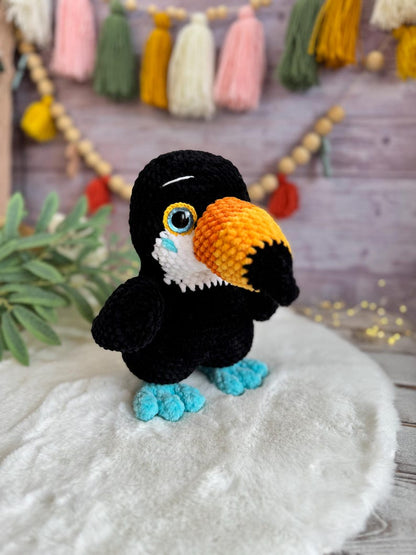 Crochet Toucan Decor, Handmade Tropical Bird Keepsake, Amigurumi Toucan, Jungle Decor, Bird Lover Gift