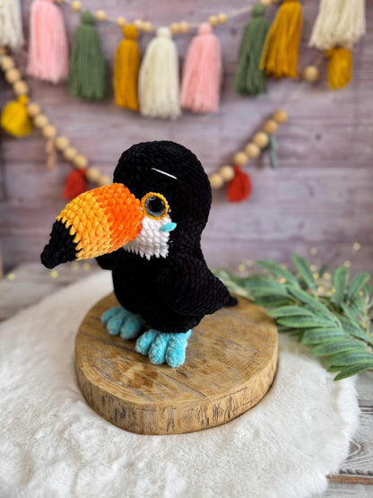 Crochet Toucan Decor, Handmade Tropical Bird Keepsake, Amigurumi Toucan, Jungle Decor, Bird Lover Gift