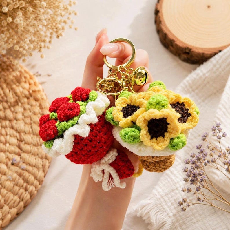 Crochet Flower Bouquet Keychain, Handmade Mini Flower Bouquet, Cute Crochet Bag Charm, Amigurumi Keychain, Floral Car Mirror Hanging Decor
