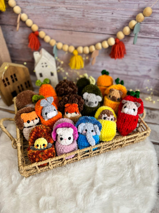 Surprise Animal Keepsake in Fruit Pod, Hidden Animal Decor, Mini Crochet Keepsake, Collectible Animal Decor, Birthday Party Favor
