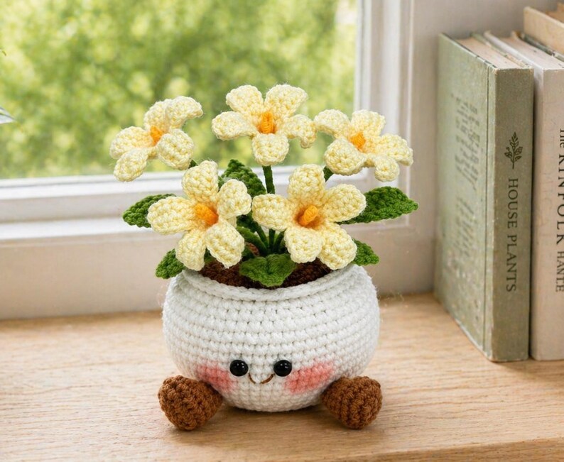 Crochet Daisy Flower Pot, Handmade Smiling Flower Plant, Desk Decor, Crochet Gift for Mom, Birthday Gift for Her