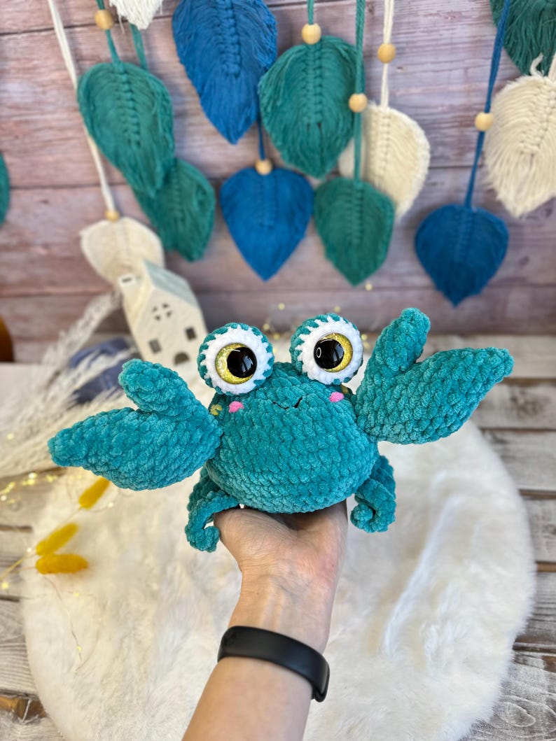 Crochet Crab Amigurumi , Ocean Sea Animal Plush, Beach Cottage Gift