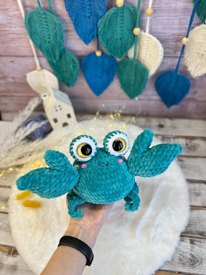 Crochet Crab Amigurumi , Ocean Sea Animal Plush, Beach Cottage Gift