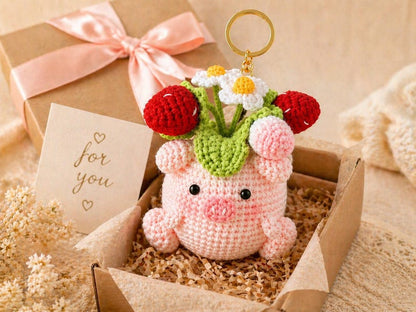 Crochet Pig Keychain with Strawberries & Daisies – Handmade Amigurumi Cute Animal Charm, Gift for Her, Kawaii Bag Charm, Mini Plush Keyring