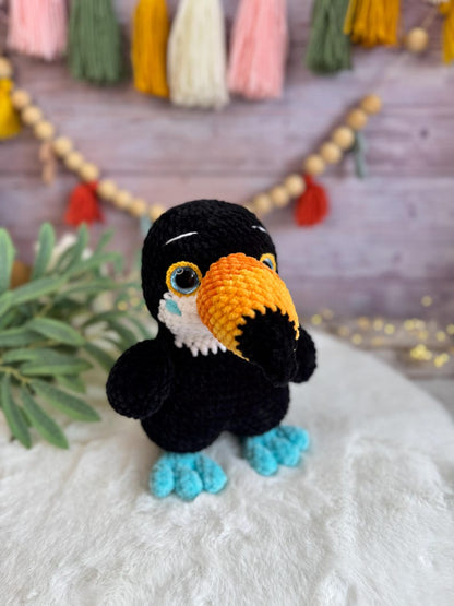 Crochet Toucan Decor, Handmade Tropical Bird Keepsake, Amigurumi Toucan, Jungle Decor, Bird Lover Gift