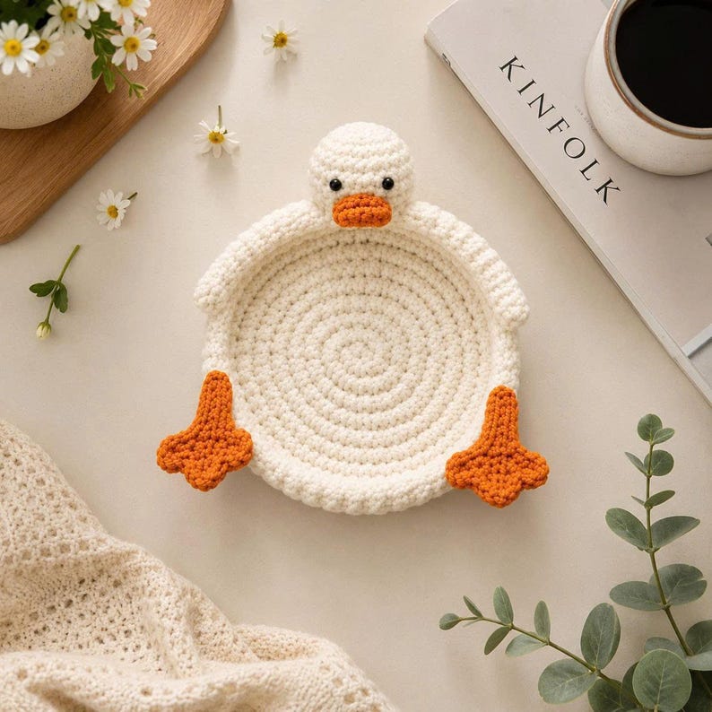 Handmade Crochet Duck Coaster & Trinket Tray – Cute Amigurumi Duck Dish for Coffee, Tea Cup, Desk Organizer, Gift Idea