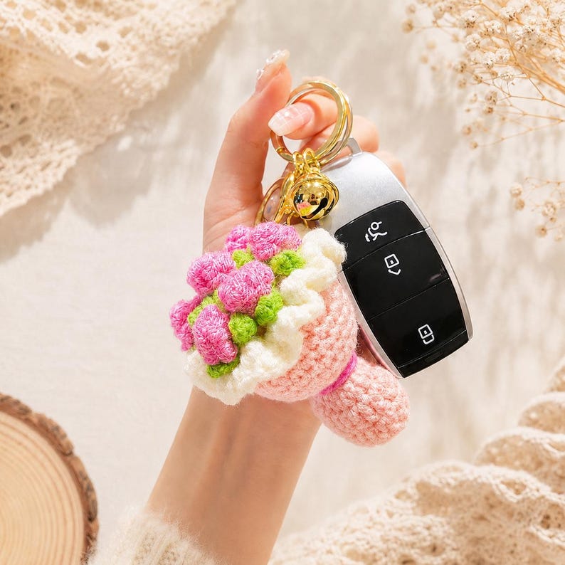 Crochet Flower Bouquet Keychain, Handmade Mini Flower Bouquet, Cute Crochet Bag Charm, Amigurumi Keychain, Floral Car Mirror Hanging Decor