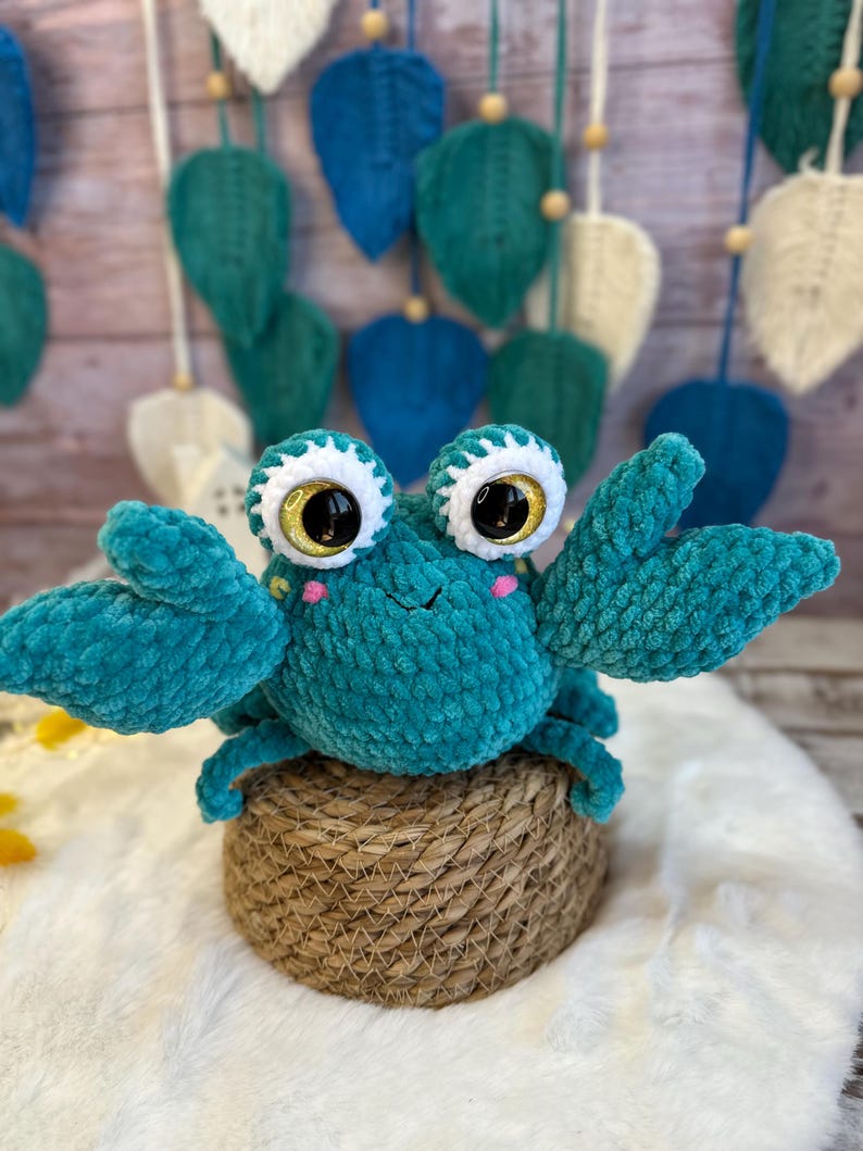 Crochet Crab Amigurumi , Ocean Sea Animal Plush, Beach Cottage Gift