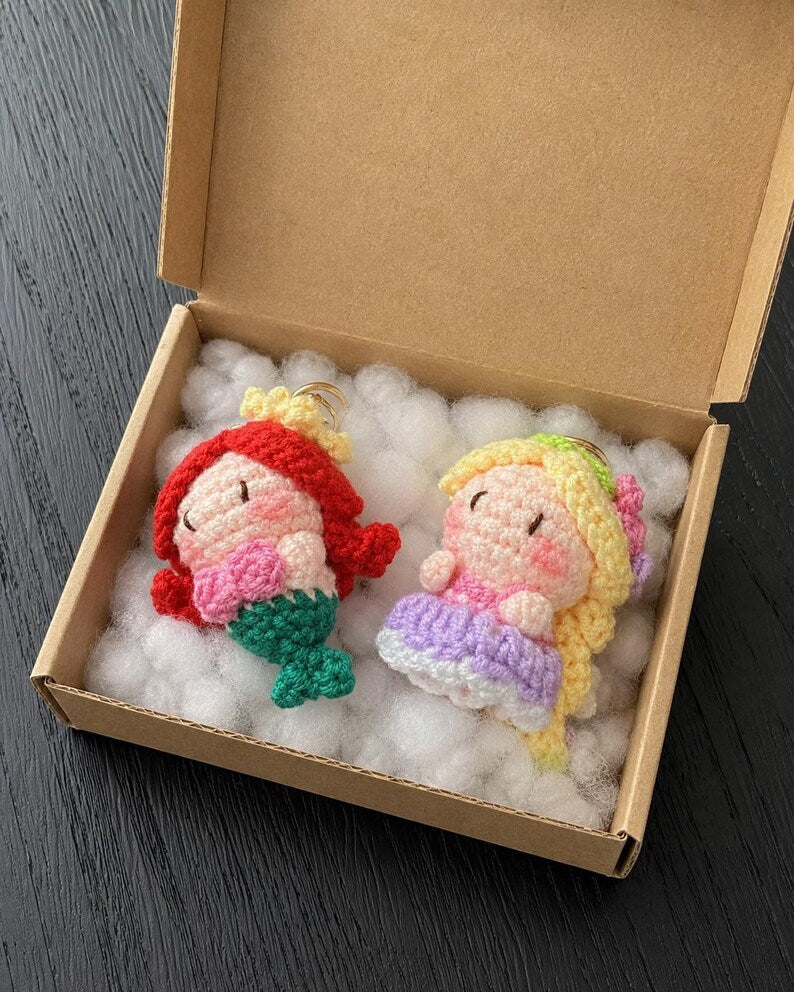 Long Blonde Hair Princess Crochet Keychain, Cartoon Amigurumi Doll, Golden Hair Fantasy Princess, Tower Girl, Gift for Her, Bag Charm