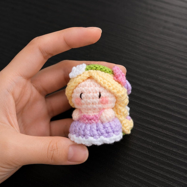 Long Blonde Hair Princess Crochet Keychain, Cartoon Amigurumi Doll, Golden Hair Fantasy Princess, Tower Girl, Gift for Her, Bag Charm
