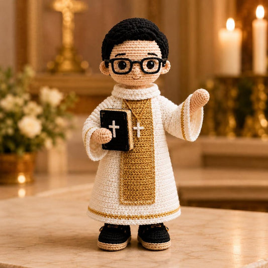 Catholic Pope Crochet Doll, Handmade Pope Figurine, Religious Gift, Catholic Home Decor, Priest Gift, Prayer Room Decor