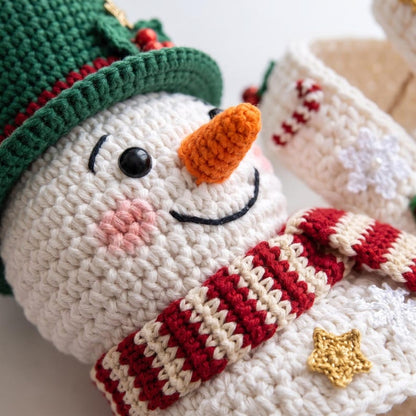 Crochet Snowman Door Hanger, Christmas Wall Decor, Handmade Winter Ornament, Festive Front Door Decoration, Holiday Gift