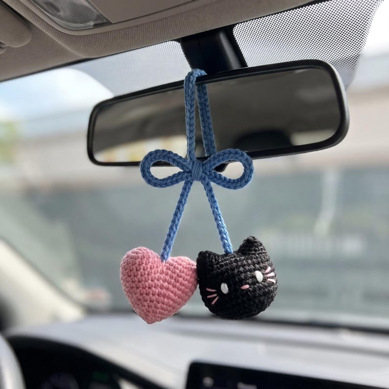 Crochet Cat Heart Car Hanging, Handmade Rearview Mirror Charm, Kawaii Amigurumi Decor
