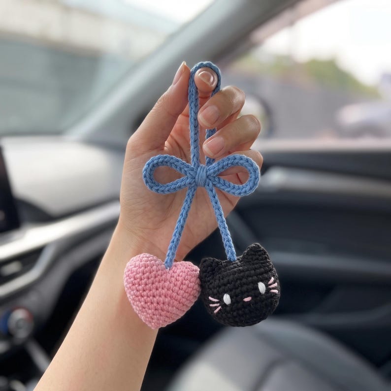Crochet Cat Heart Car Hanging, Handmade Rearview Mirror Charm, Kawaii Amigurumi Decor