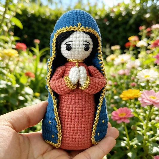 Hand Knit Virgin Mary Figurine Artistic Tabletop Embellishments Premium Curios Romantic Tokens Sentimental Home Accents Winter Festive Gifts
