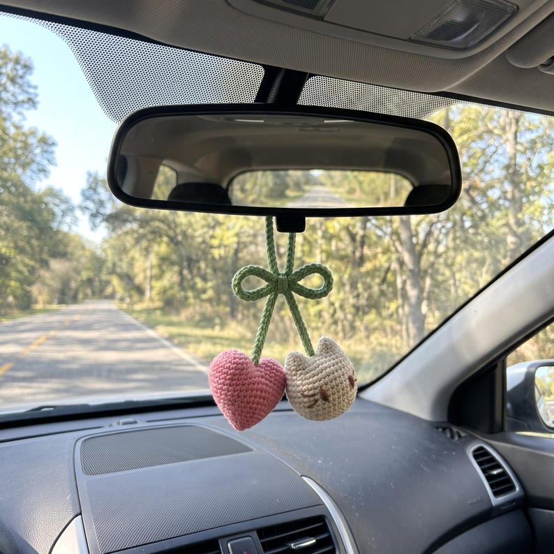 Crochet Cat Heart Car Hanging, Handmade Rearview Mirror Charm, Kawaii Amigurumi Decor