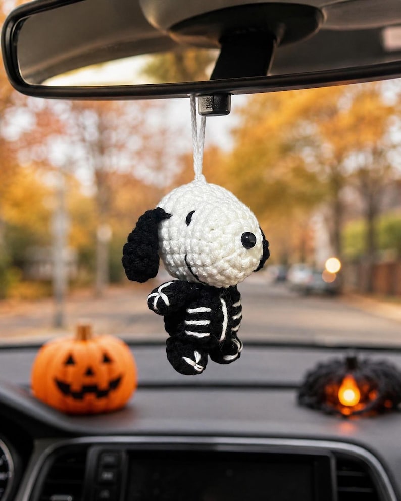 Crochet Black Cat Pumpkin Car Hanging – Cute Halloween Amigurumi Rearview Mirror Charm, Spooky Car Decor, Handmade Cat Lover Gift