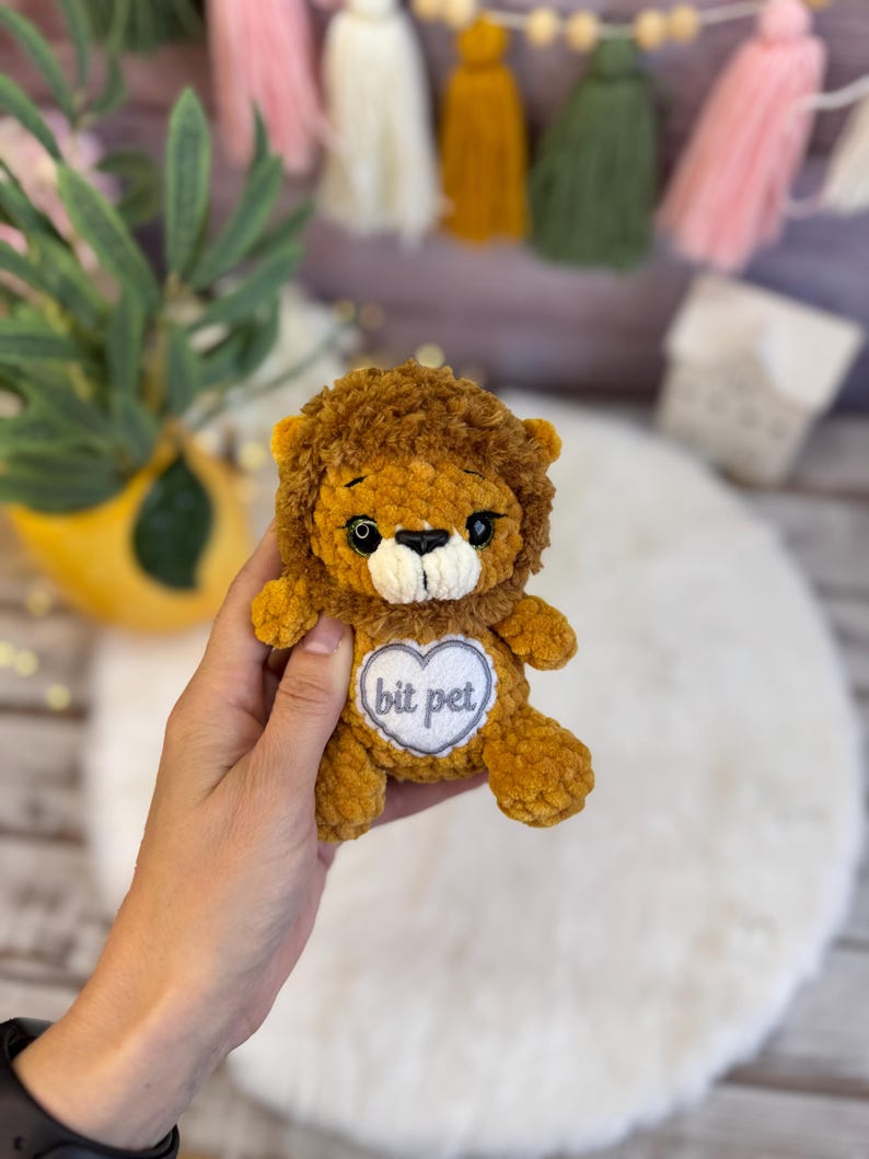 Crochet Safari Lion, Handmade Wildlife Keepsake, Plush Lion Figurine, Jungle Animal Decor, Personalized Gift