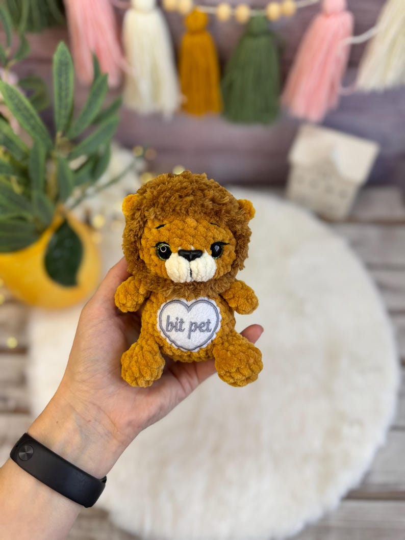 Crochet Safari Lion, Handmade Wildlife Keepsake, Plush Lion Figurine, Jungle Animal Decor, Personalized Gift