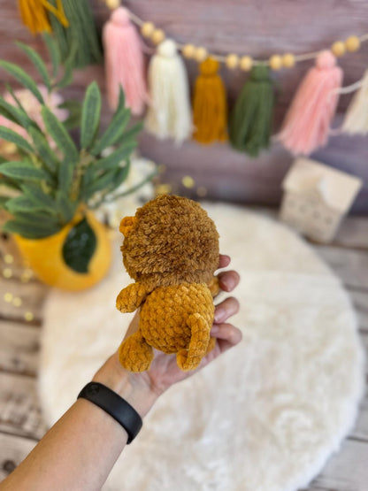 Crochet Safari Lion, Handmade Wildlife Keepsake, Plush Lion Figurine, Jungle Animal Decor, Personalized Gift