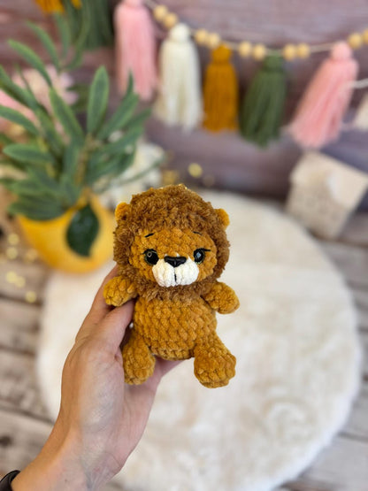 Crochet Safari Lion, Handmade Wildlife Keepsake, Plush Lion Figurine, Jungle Animal Decor, Personalized Gift