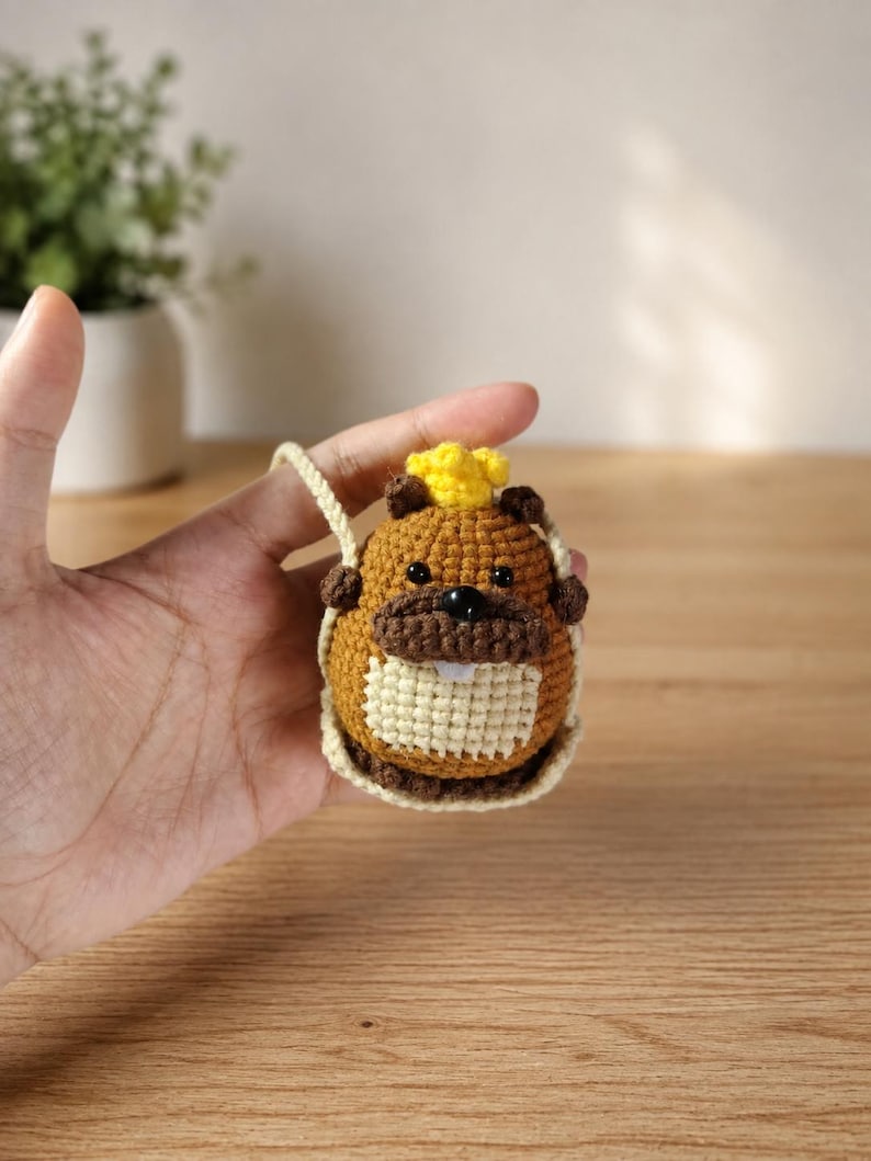 Crochet King Beaver Car Hanging - Beaver Amigurumi Keychain, Funny Plushie Keychain Gift, Car Accessory