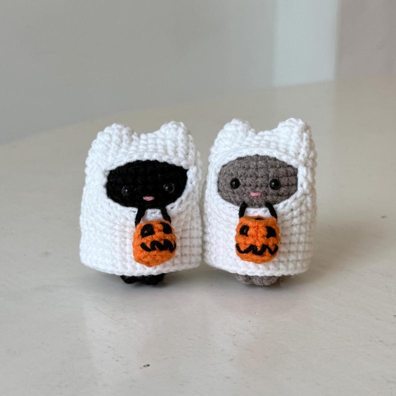 Handmade Crochet Halloween Ghost Cat Amigurumi, Cute Cat Costume Plush Toy, Fall Decor, Perfect Halloween Gift, Halloween Decor