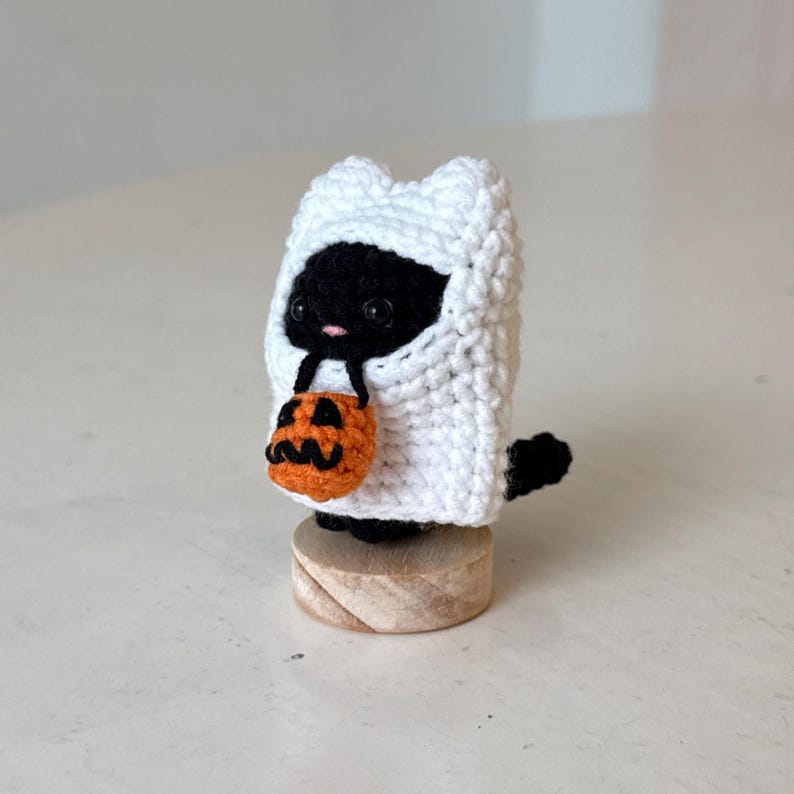 Handmade Crochet Halloween Ghost Cat Amigurumi, Cute Cat Costume Plush Toy, Fall Decor, Perfect Halloween Gift, Halloween Decor