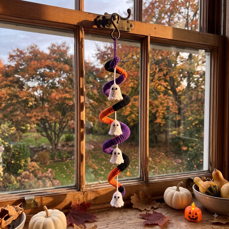 Halloween Crochet Garland, Ghost Hanging Decor, Handmade Spiral Fall Wall Decoration